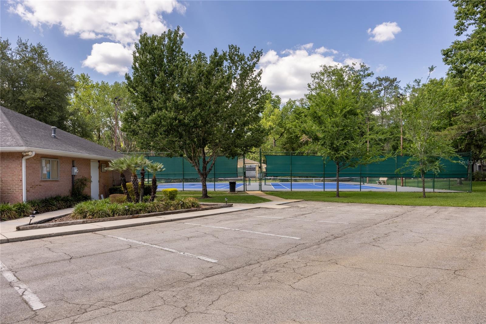 Homes for sale in Gainesville, FL | 218 Nw 50th Blvd #K, Gainesville, FL 32607 | MLS# GC540437