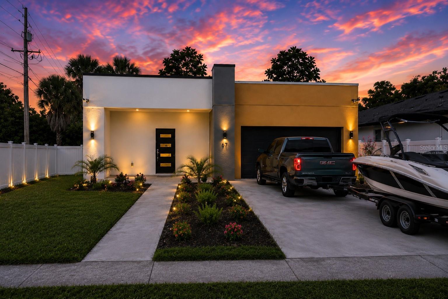 1st image of 67 W 10th St, Apopka, FL 32703 | MLS# O6409111