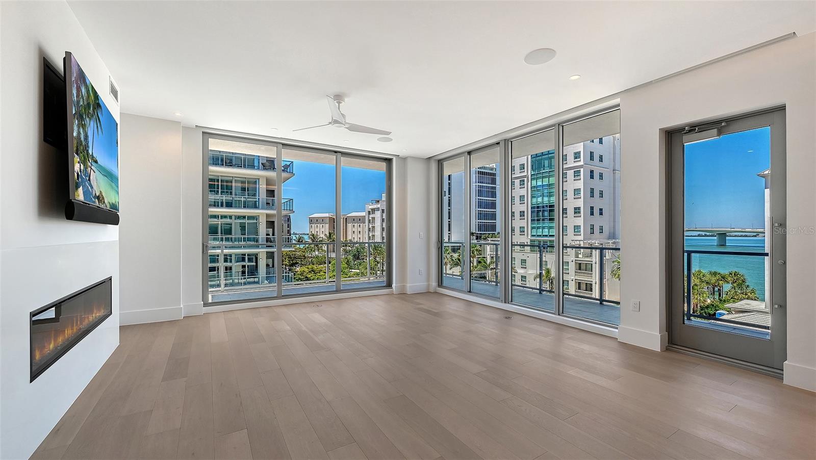 5th image of 253 Golden Gate Pt #401, Sarasota, FL 34236 | MLS# A4694319