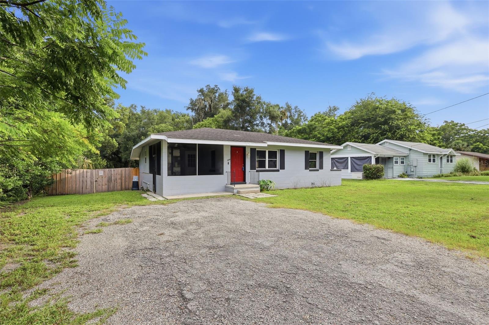3rd image of 320 W Graves Ave, Orange City, FL 32763 | MLS# V4949205