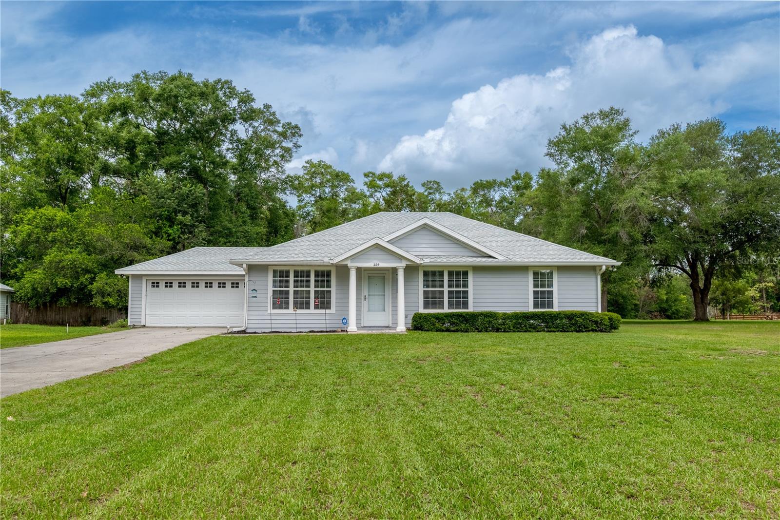 Homes for sale in Fort White, FL | 229 Sw Caboose Dr, Fort White, FL 32038 | MLS# L4962175