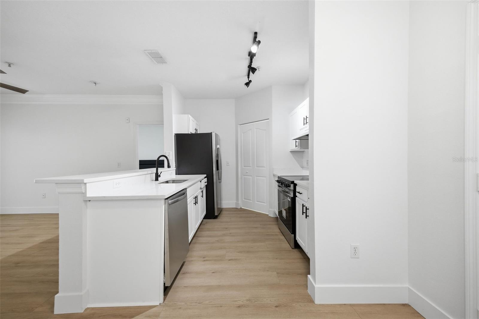 4th image of 4207 S Dale Mabry Hwy #6213, Tampa, FL 33611 | MLS# TB8512042
