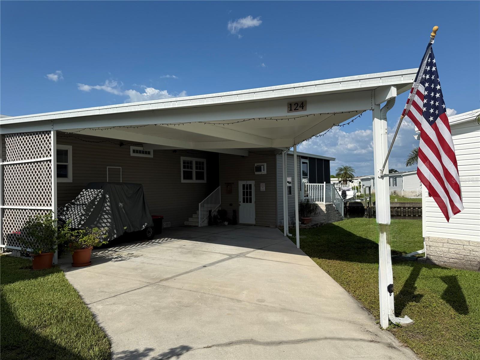 2nd image of 124 Americana Ct Ne #214, St Petersburg, FL 33702 | MLS# TB8512099