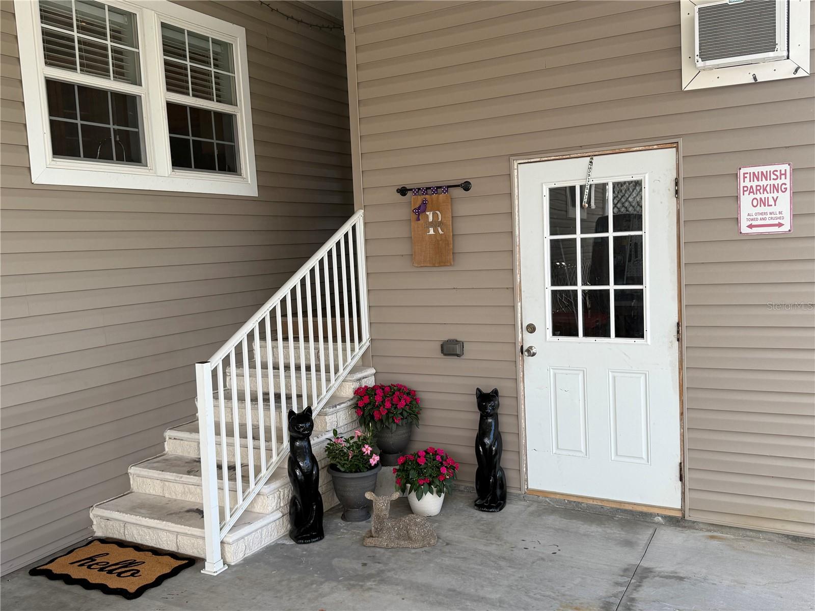 3rd image of 124 Americana Ct Ne #214, St Petersburg, FL 33702 | MLS# TB8512099
