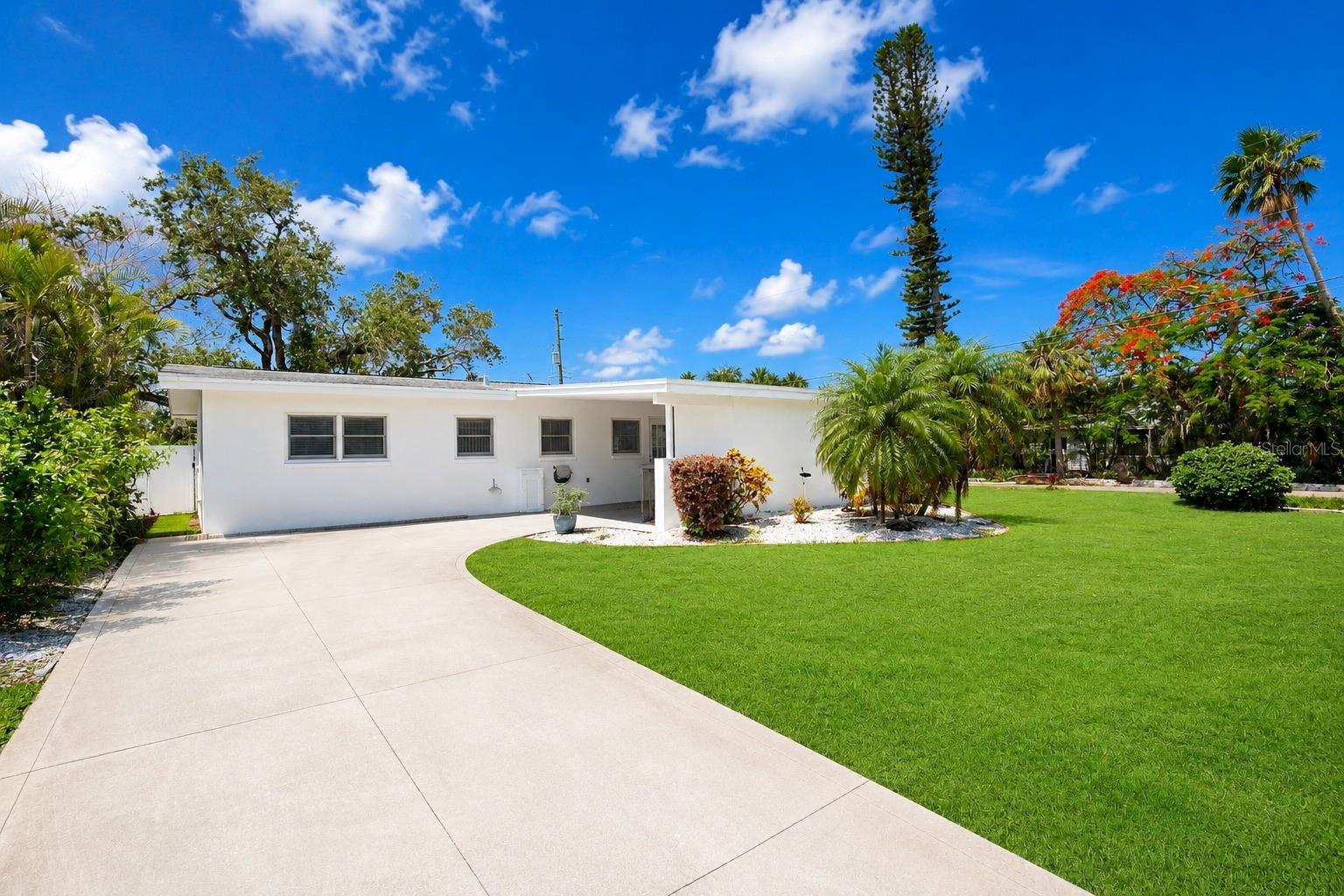3rd image of 301 41St Ave, St Pete Beach, FL 33706 | MLS# TB8512325