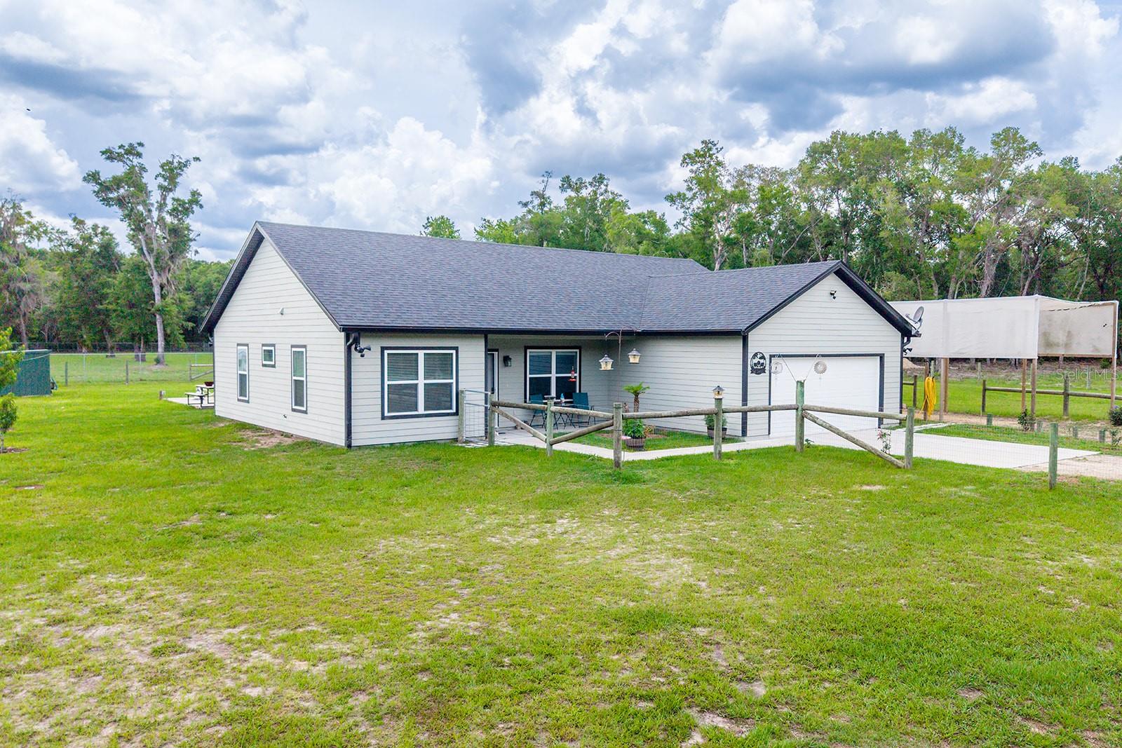 Homes for sale in Chiefland, FL | 11030 Nw 100Th Ave, Chiefland, FL 32626 | MLS# GC540675