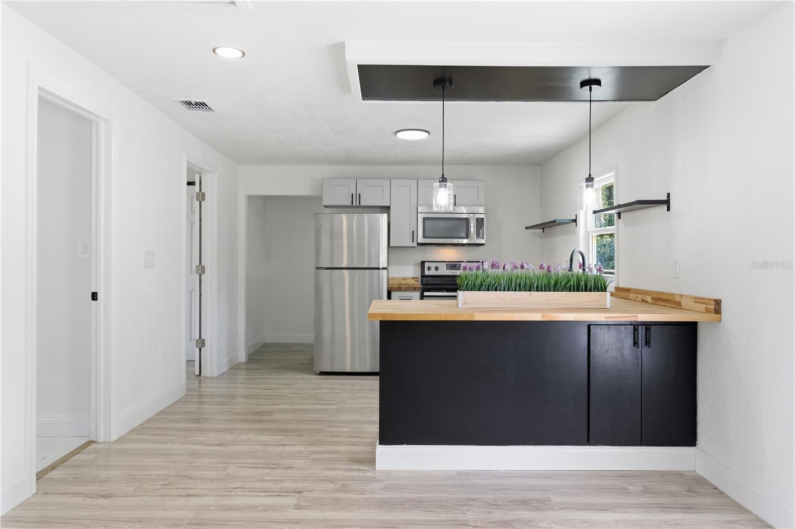 Homes for sale in Sanford, FL | 1104 E 8 Th St, Sanford, FL 32771 | MLS# O6411404