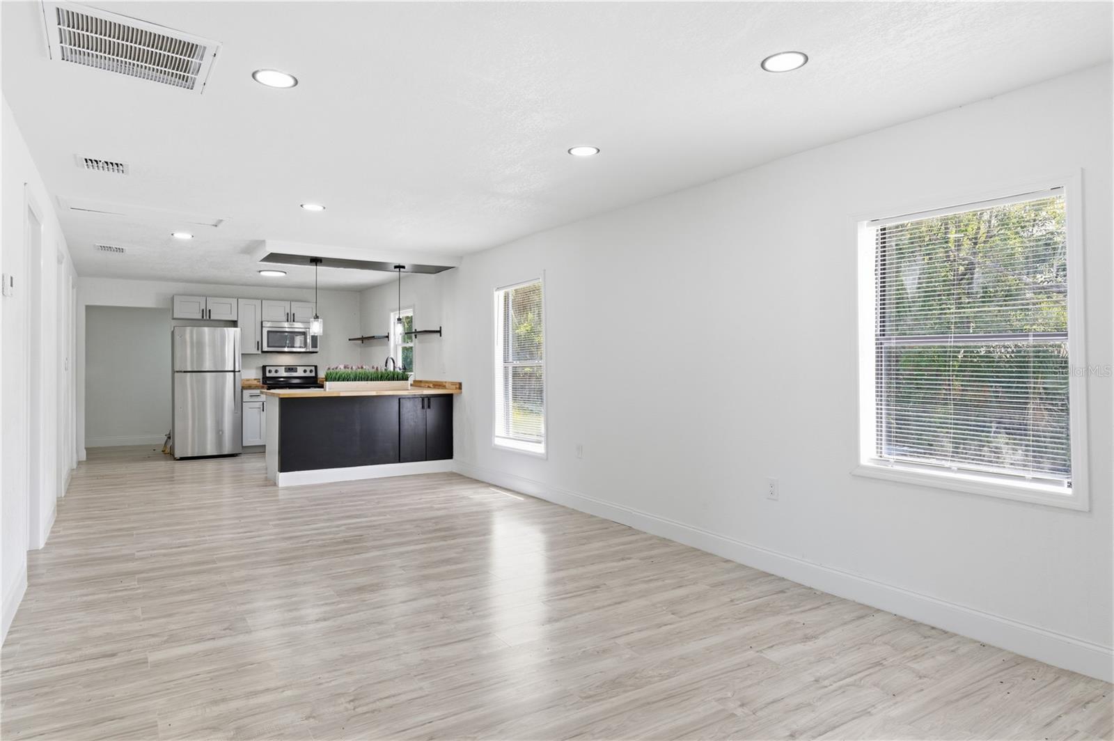 Homes for sale in Sanford, FL | 1104 E 8 Th St, Sanford, FL 32771 | MLS# O6411404