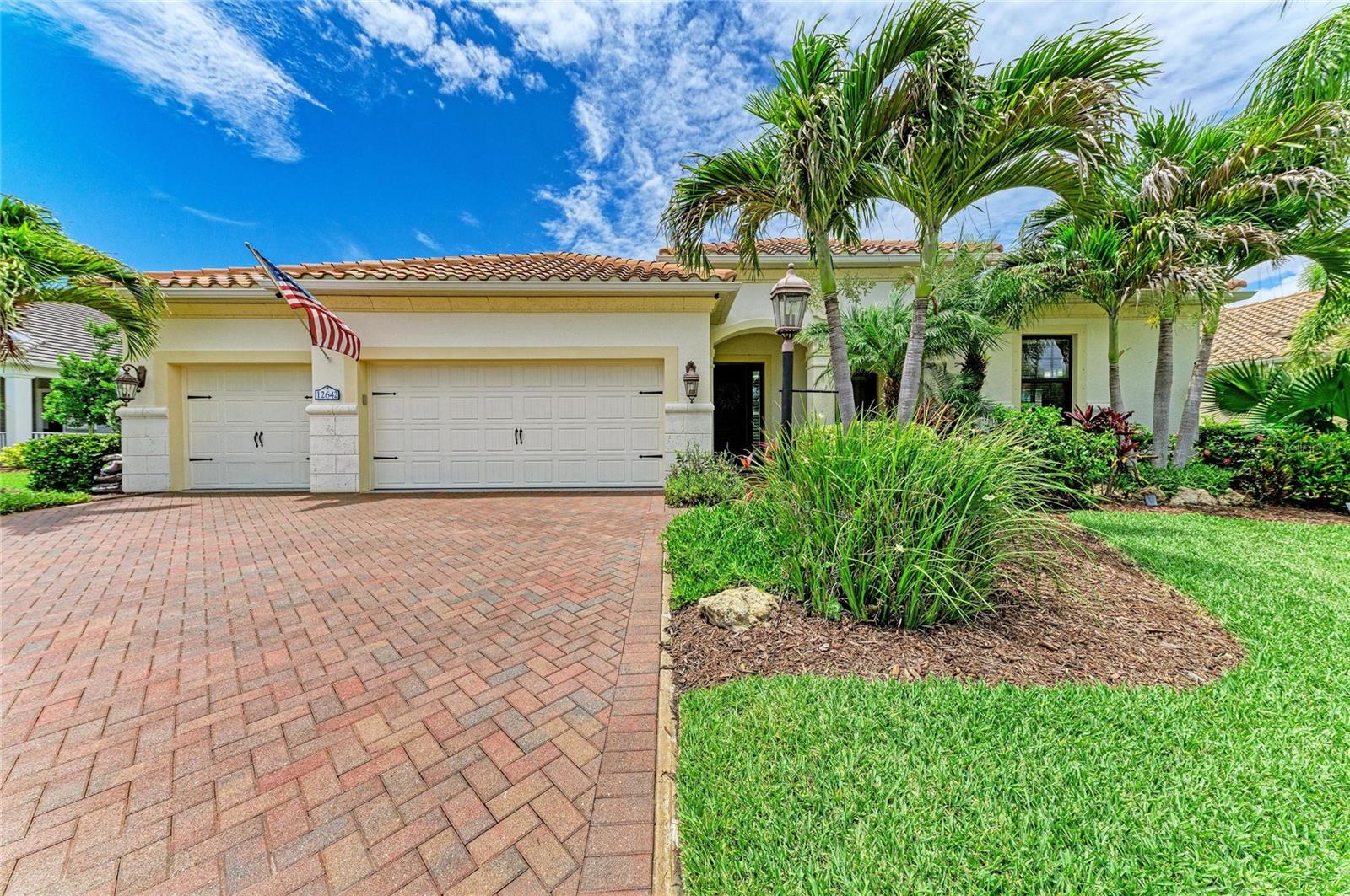 3rd image of 12642 Harney St, Venice, FL 34293 | MLS# A4695081