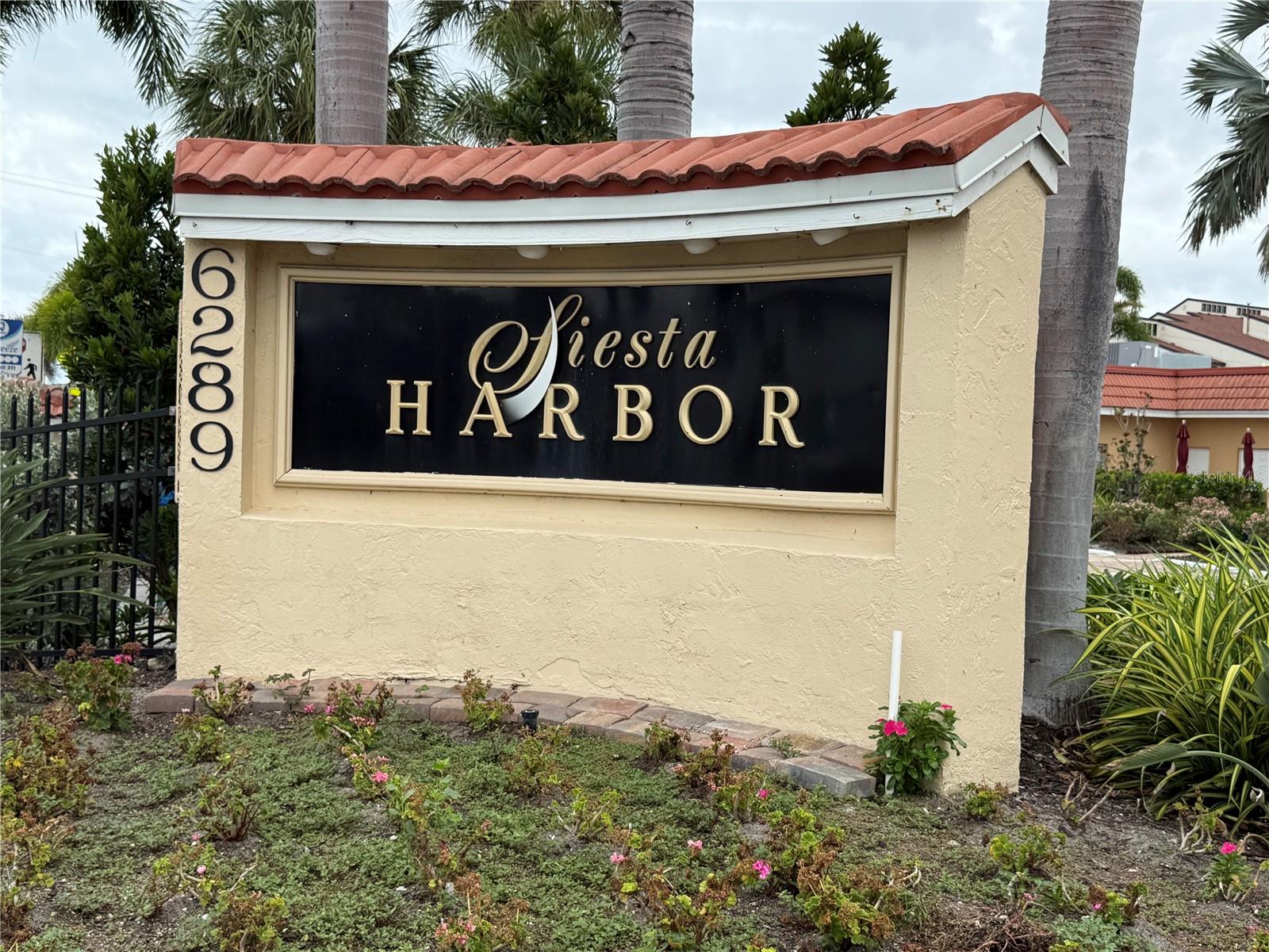 Homes for sale in SARASOTA, FL | 1250 N Portofino Dr, SARASOTA, FL 34242