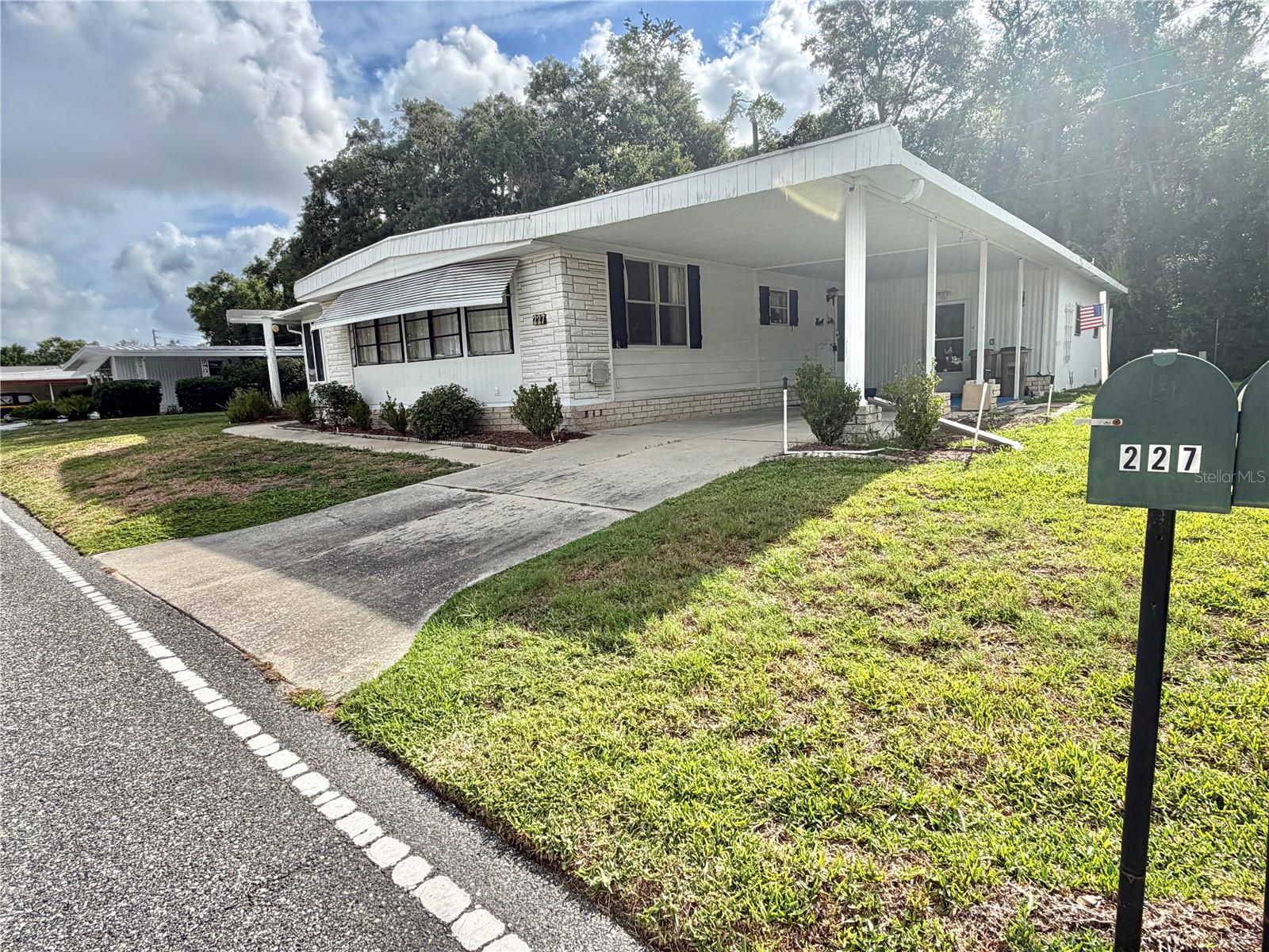 Homes for sale in Leesburg, FL | 227 Aspen Cir, Leesburg, FL 34748 | MLS# G5113040