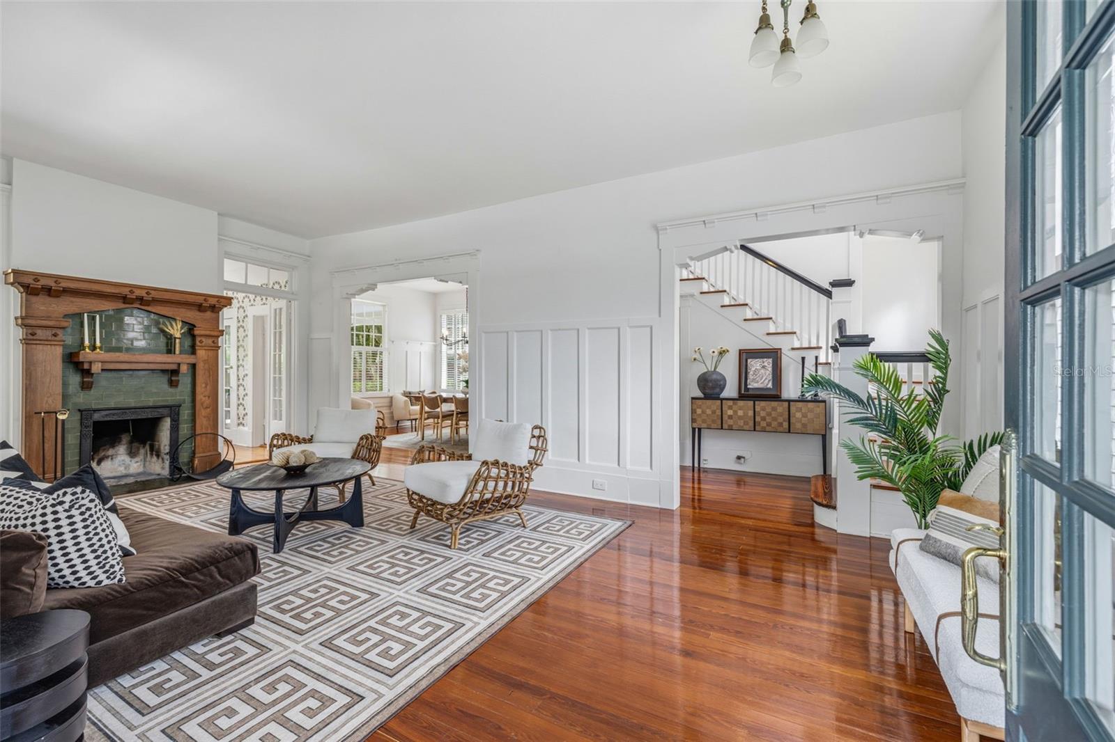 Homes for sale in Tampa, FL | 817 S Willow Ave, Tampa, FL 33606 | MLS# TB8513887