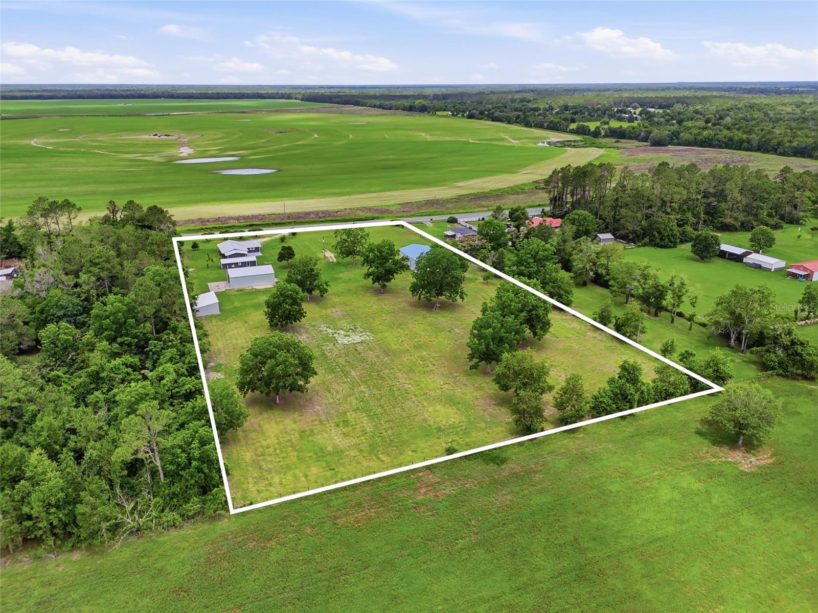 Homes for sale in Fort White, FL | 12471 Sw Tustenuggee Ave, Fort White, FL 32038 | MLS# GC540770