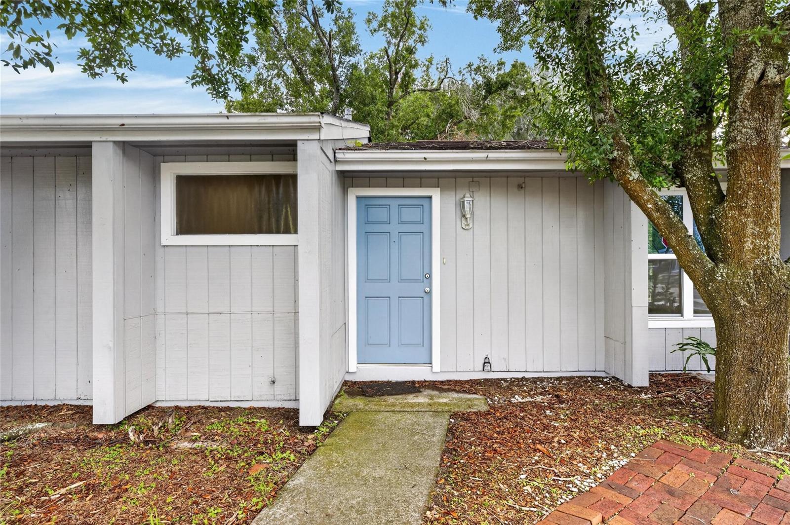 Homes for sale in Tampa, FL | 5001 Whiteway Dr, Tampa, FL 33617 | MLS# TB8513974