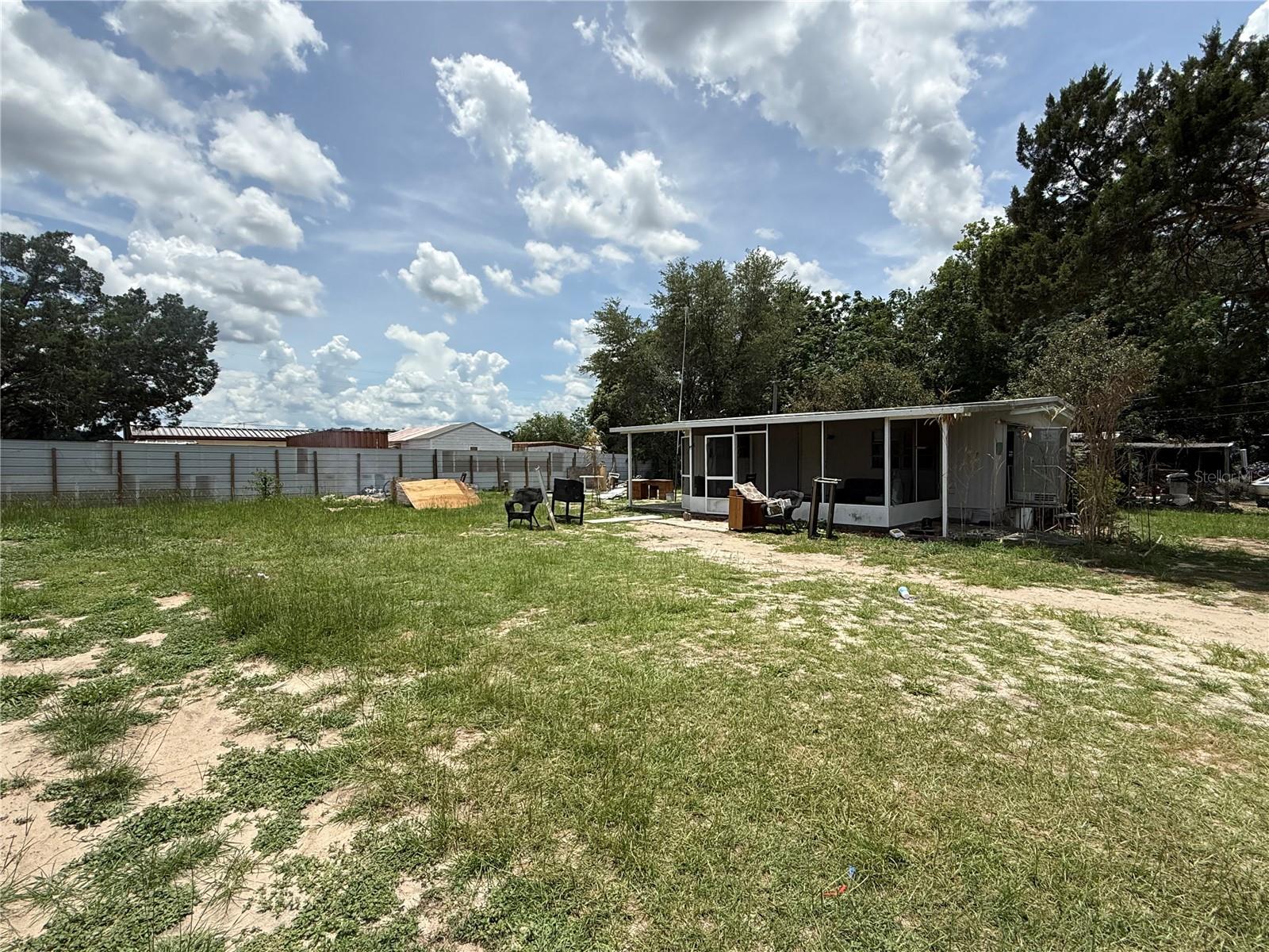 Homes for sale in Ocklawaha, FL | 10360 Se 131st Ln, Ocklawaha, FL 32179 | MLS# OM725829