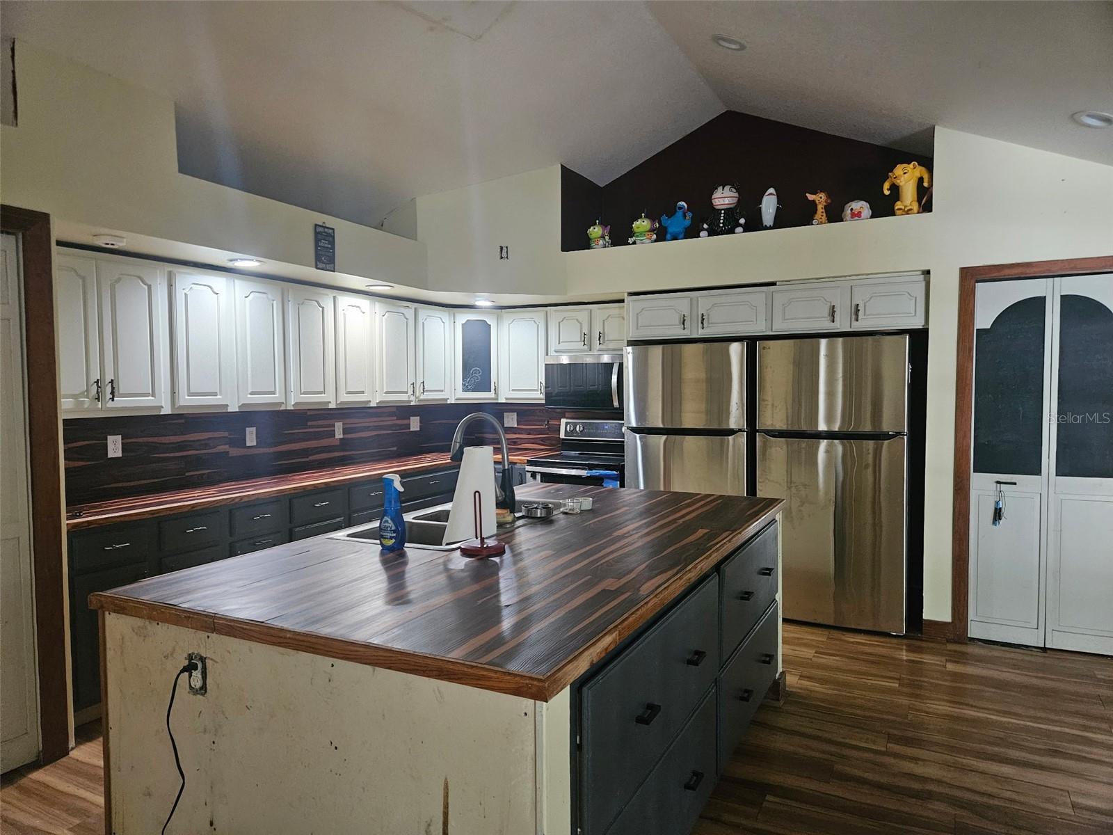 3rd image of 18890 Sw 44Th St, Dunnellon, FL 34432 | MLS# OM725952