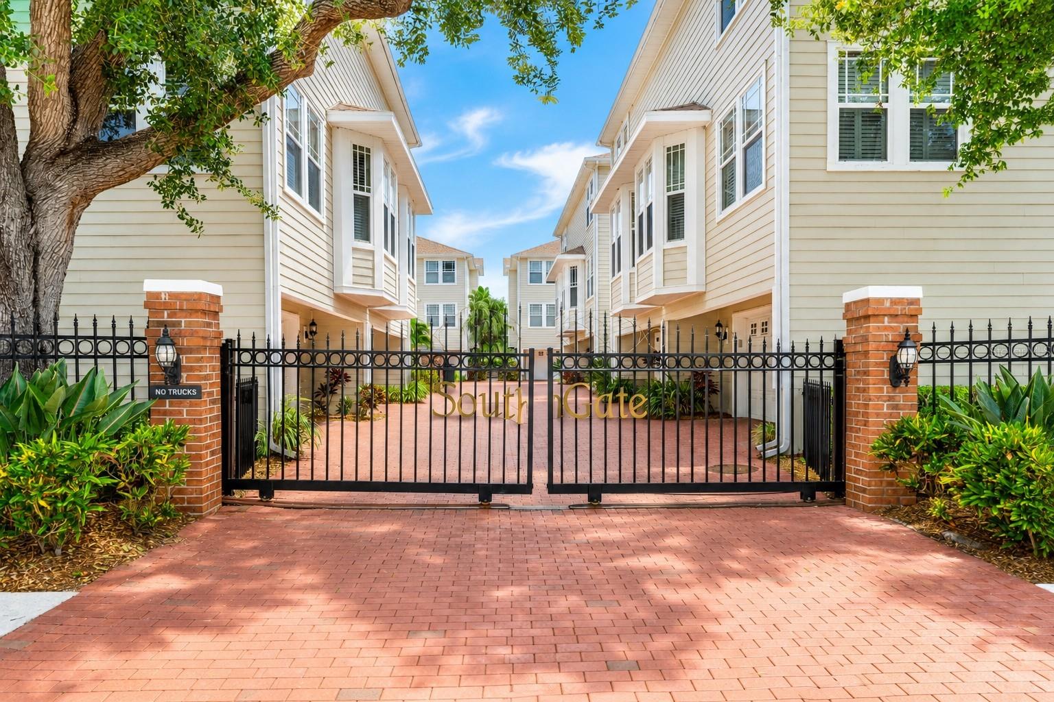 2nd image of 3315 W De Leon St #15, Tampa, FL 33609 | MLS# TB8515679