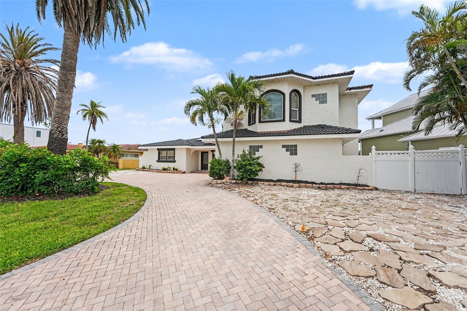 Homes for sale in North Redington Beach, FL | 17323 Kennedy Dr, North Redington Beach, FL 33708 | MLS# TB8516097