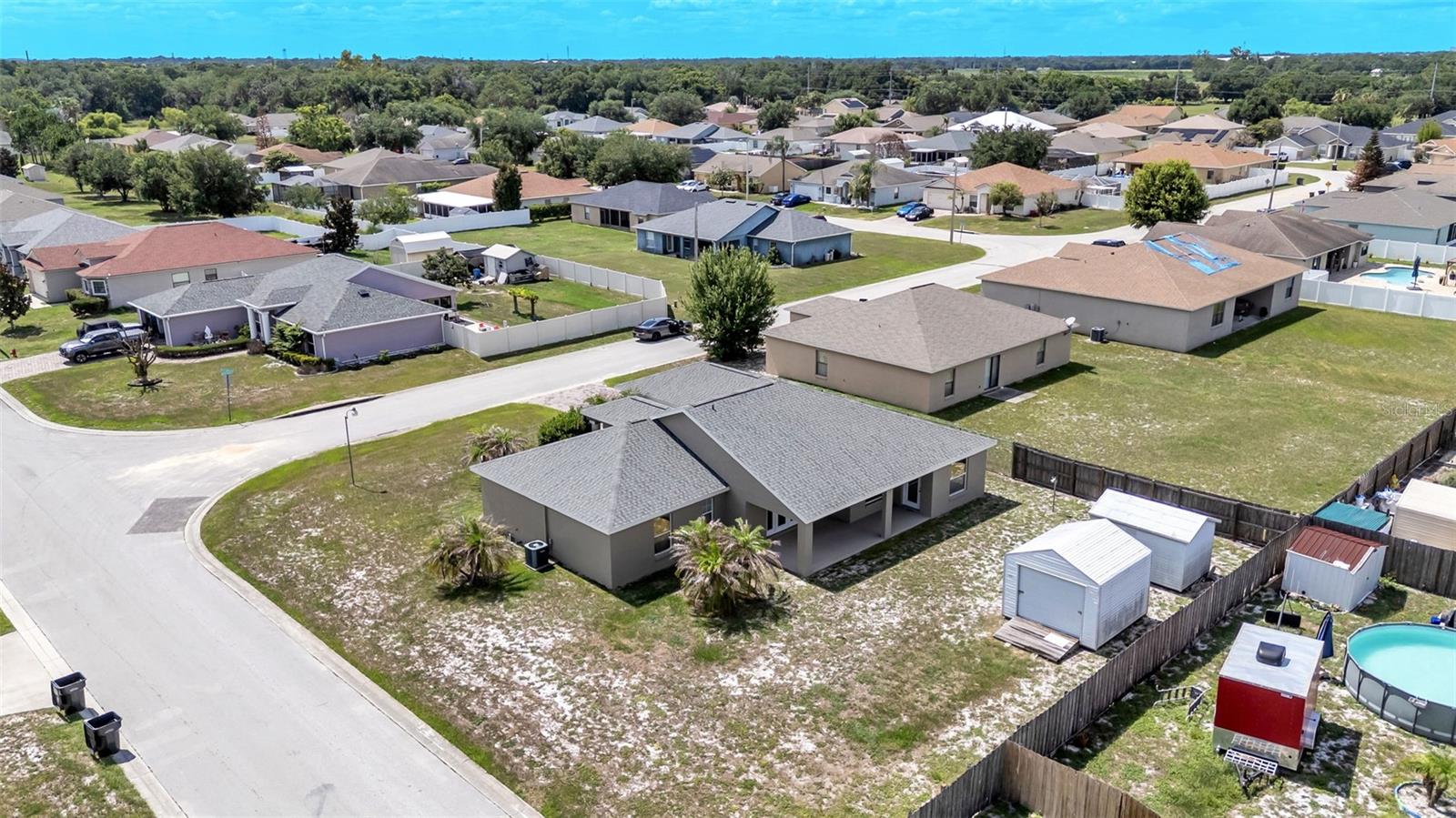 3rd image of 265 Majestic Gardens Ln, Winter Haven, FL 33880 | MLS# L4962565