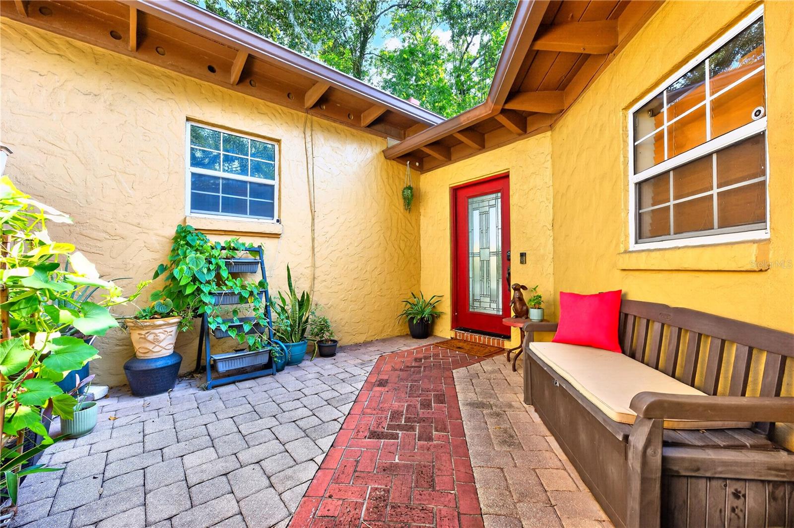 2nd image of 1835 Oak Ln, Orlando, FL 32803 | MLS# O6414939