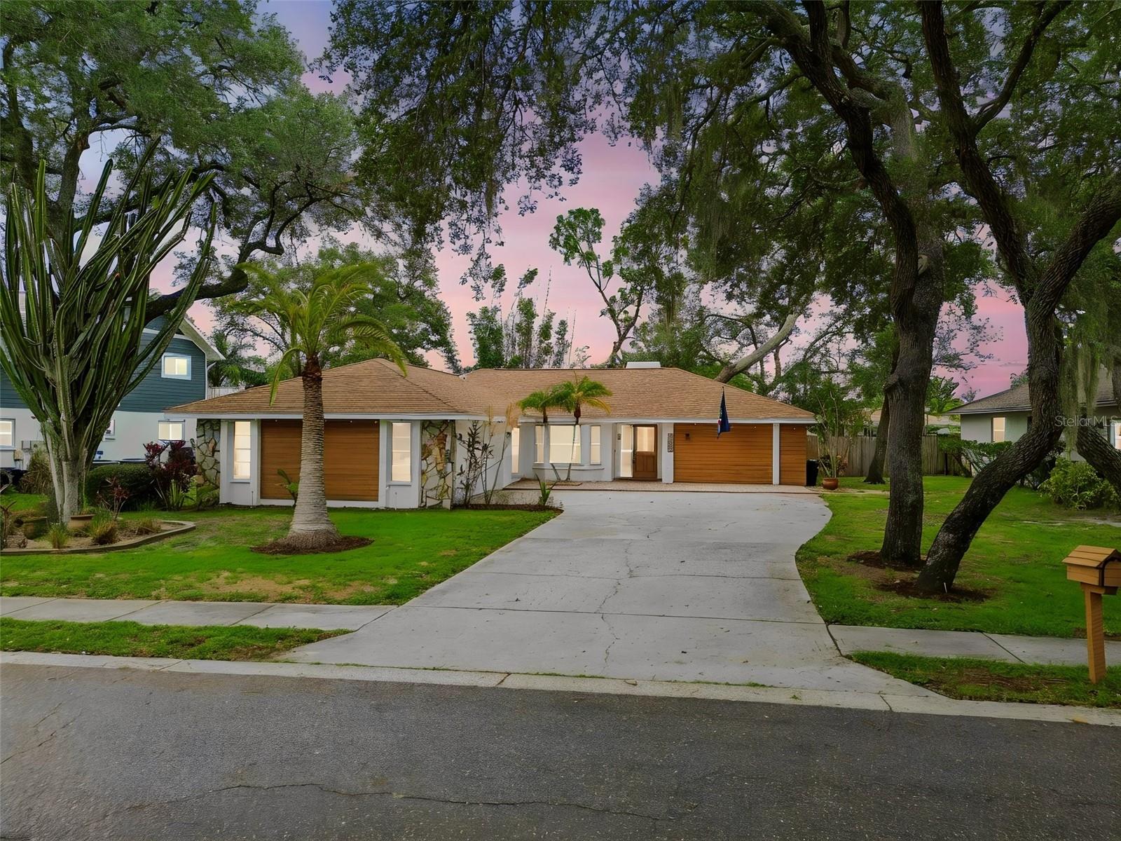 1st image of 1425 Poinsettia Ave, Tarpon Springs, FL 34689 | MLS# TB8517370
