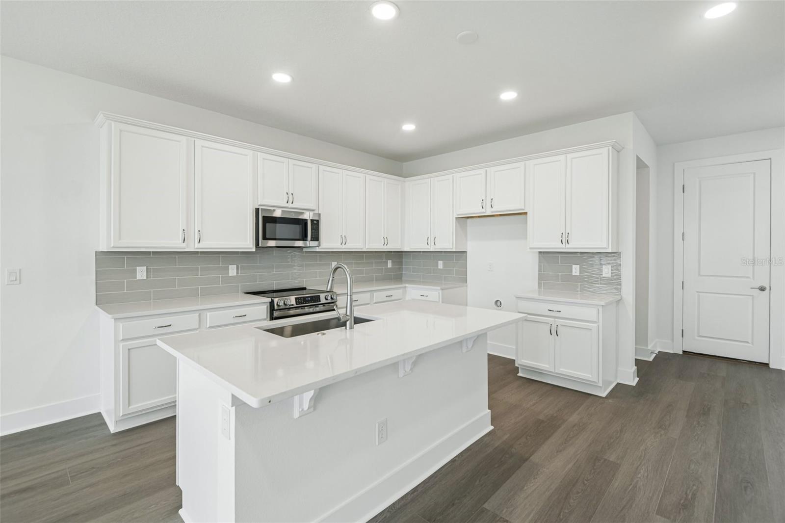 3rd image of 31844 Clover Fin Ct, Wesley Chapel, FL 33545 | MLS# TB8517429