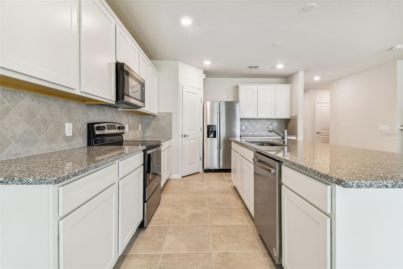 5th image of 33411 Barnebrook Dr, Wesley Chapel, FL 33545 | MLS# TB8518341