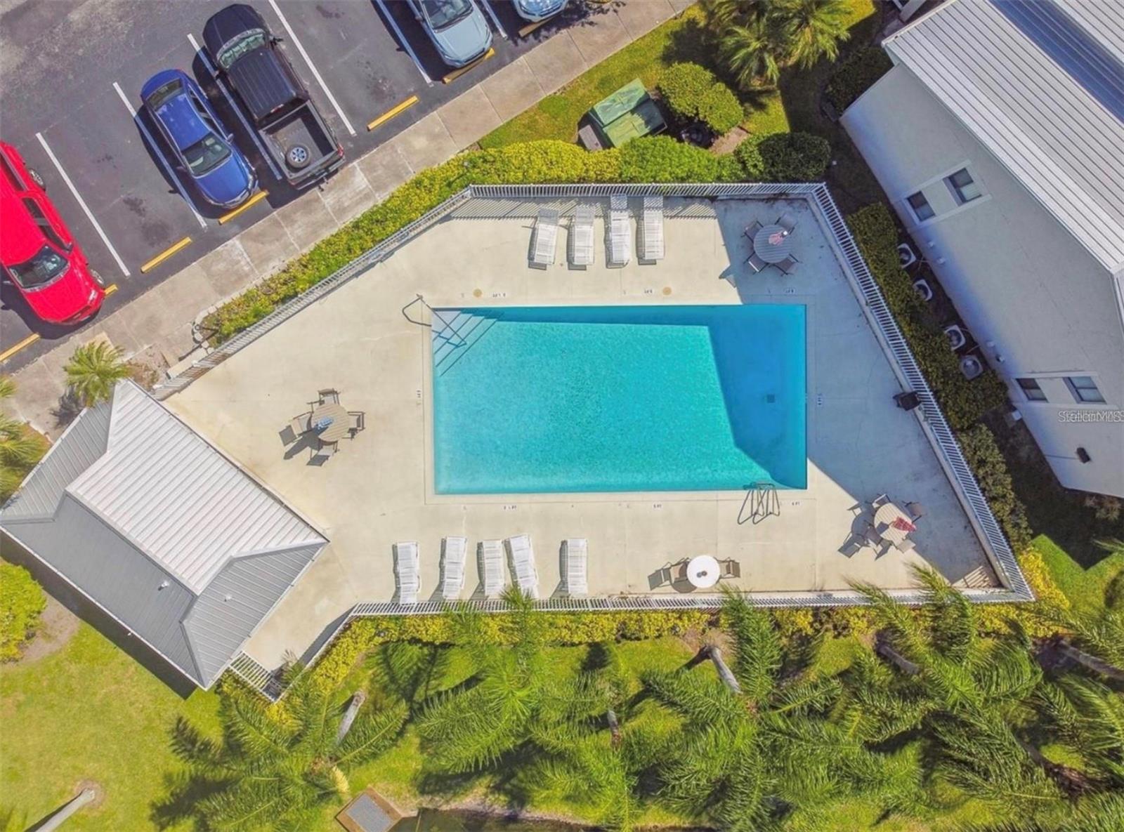 2nd image of 2067 Hunters Gln Dr, DUNEDIN, FL 34698