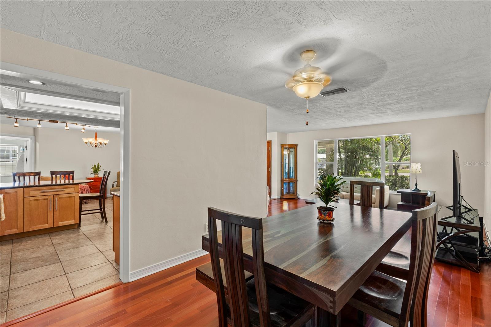 5th image of 3153 Carlos Dr, Dunedin, FL 34698 | MLS# TB8519444