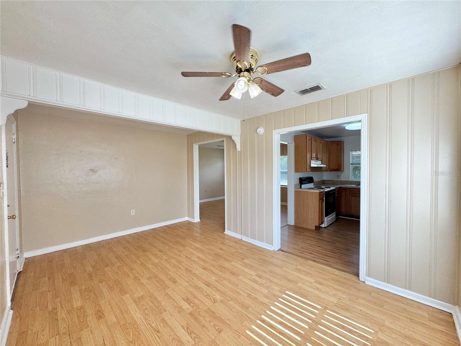 4th image of 921 Avenue E Ne, Winter Haven, FL 33881 | MLS# P4939058