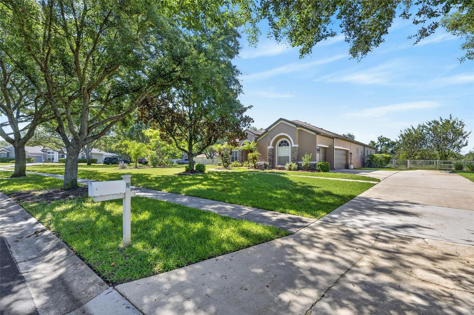 5th image of 209 Forest Breeze Ave, Brandon, FL 33511 | MLS# TB8519542