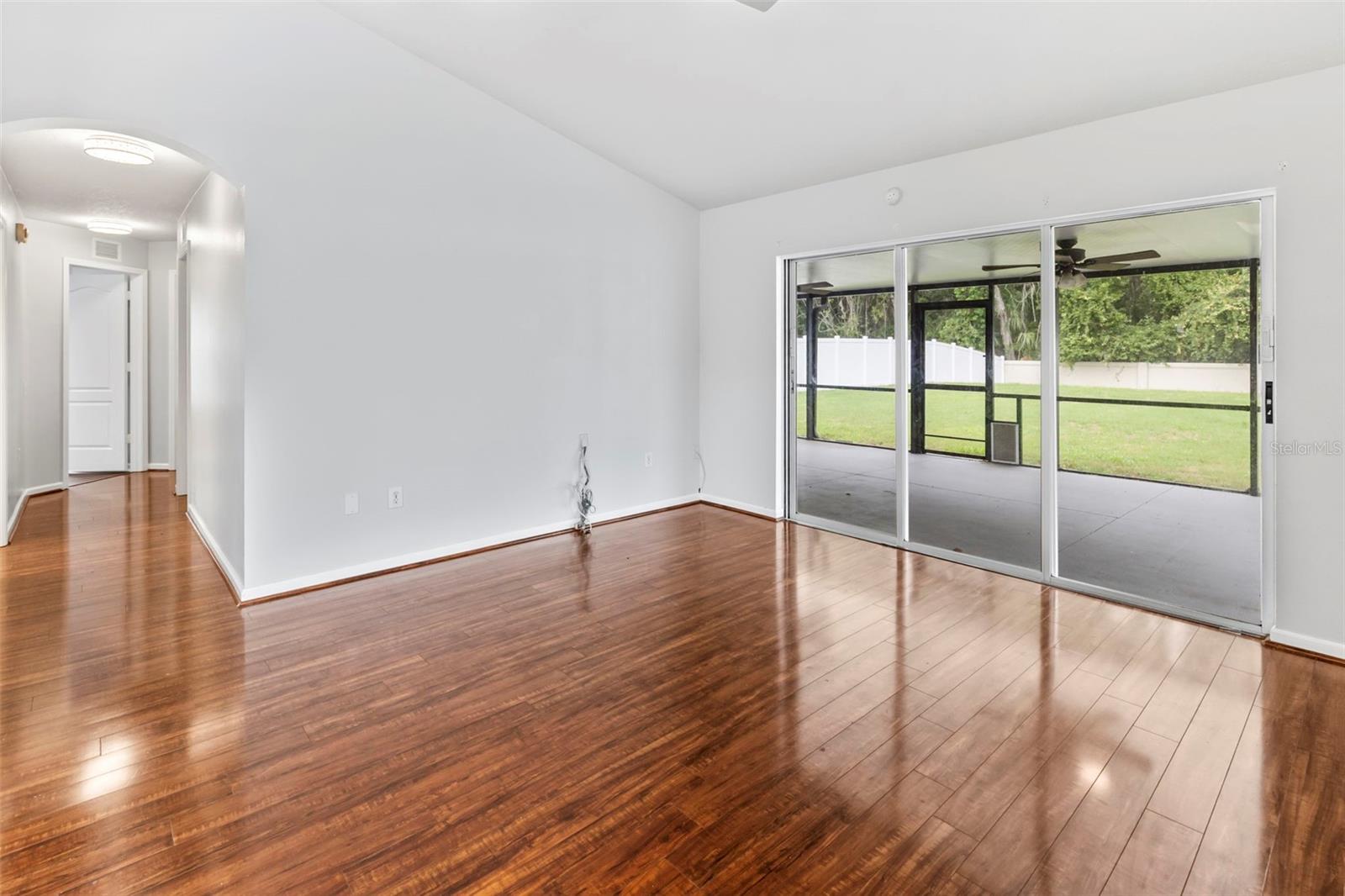 4th image of 5417 Algerine Pl, Wesley Chapel, FL 33544 | MLS# TB8519678