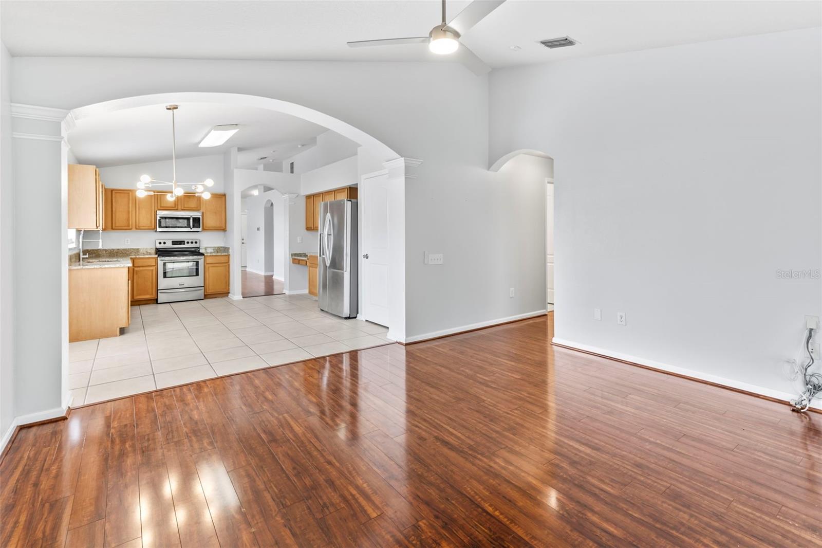 3rd image of 5417 Algerine Pl, Wesley Chapel, FL 33544 | MLS# TB8519678