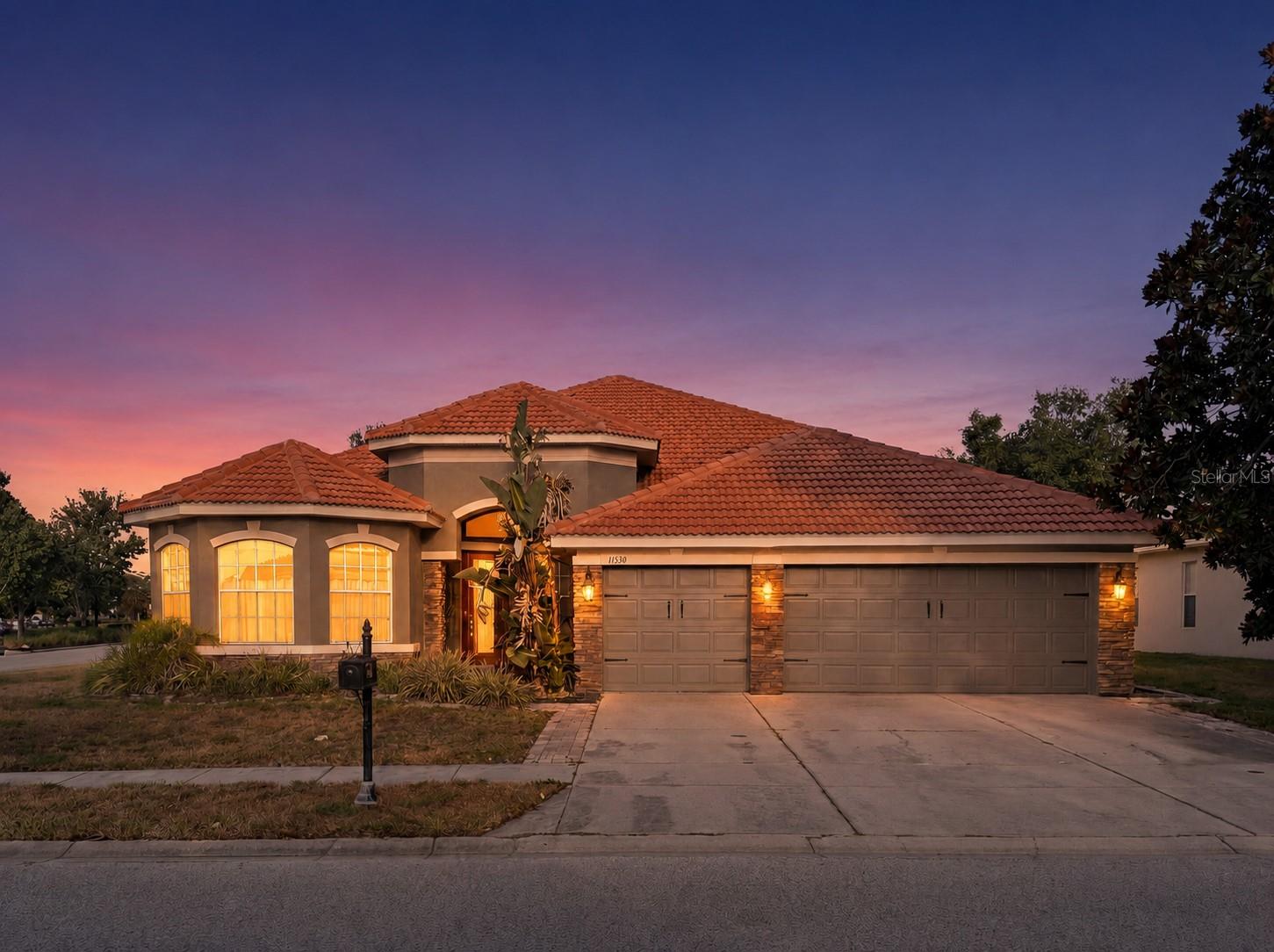 2nd image of 11530 Oyster Bay Cir, New Port Richey, FL 34654 | MLS# TB8519885