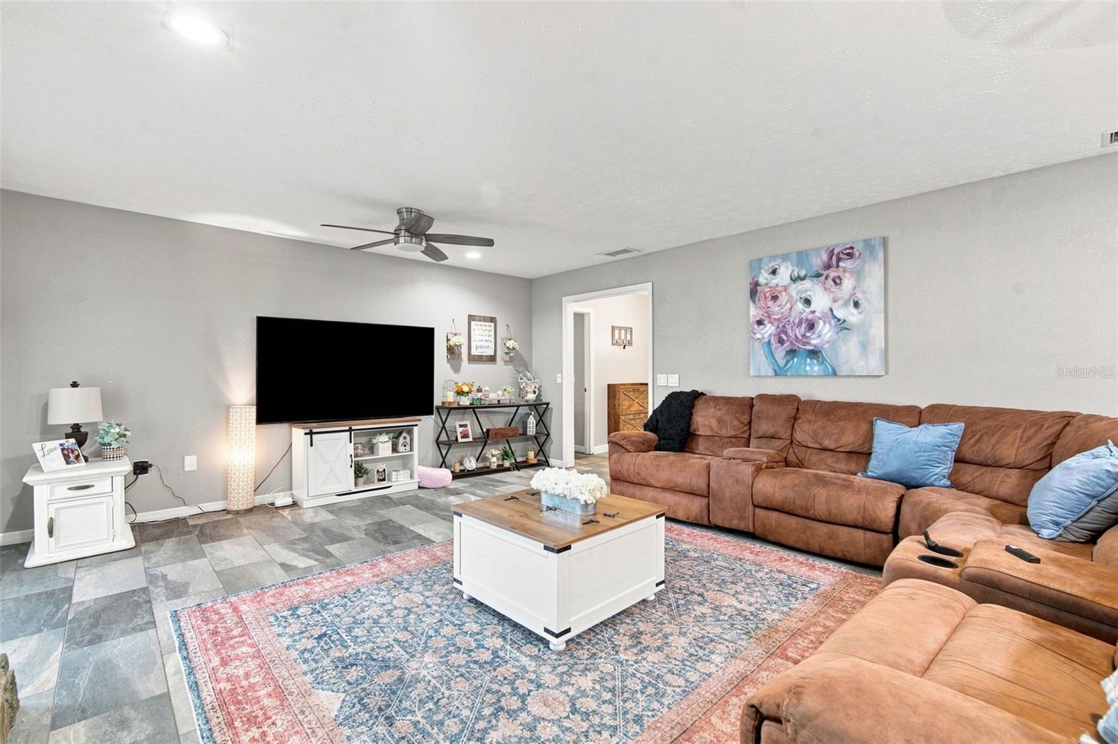 5th image of 2901 Beagle Pl, Seffner, FL 33584 | MLS# TB8520288