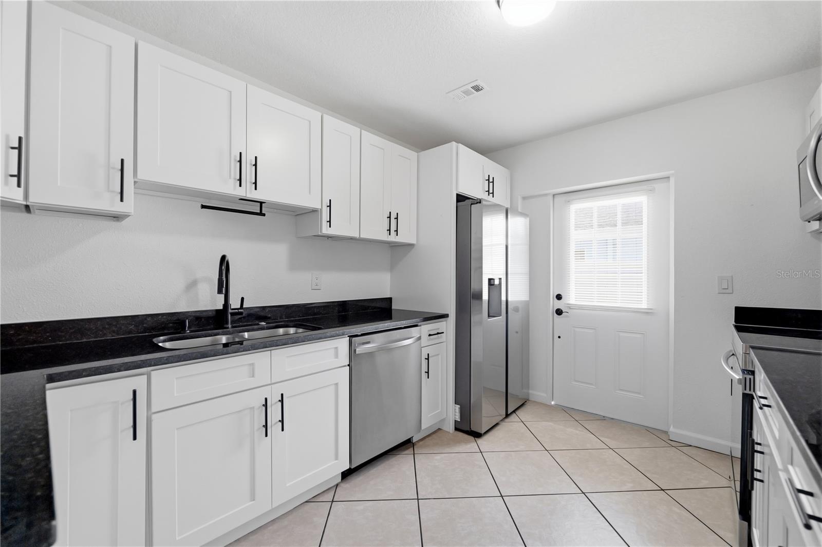3rd image of 1514 Burning Tree Ln, Brandon, FL 33510 | MLS# TB8520564
