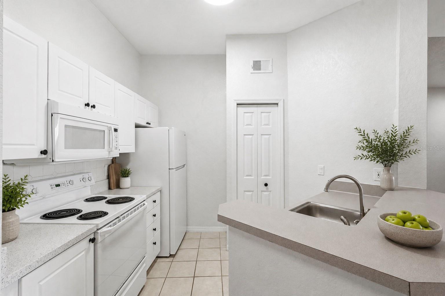 Homes for sale in Lutz, FL | 18106 Peregrines Perch Pl #5302, Lutz, FL 33558 | MLS# TB8520584