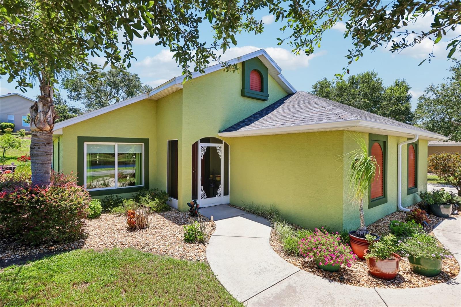 3rd image of 76 Fairway Cir, Umatilla, FL 32784 | MLS# G5114002