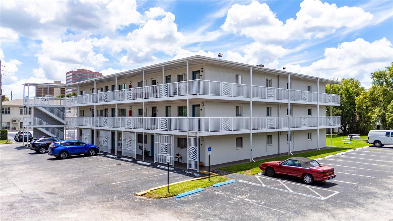 Homes for sale in Orlando, FL | 320 Lakeview St #323, Orlando, FL 32804 | MLS# O6418534