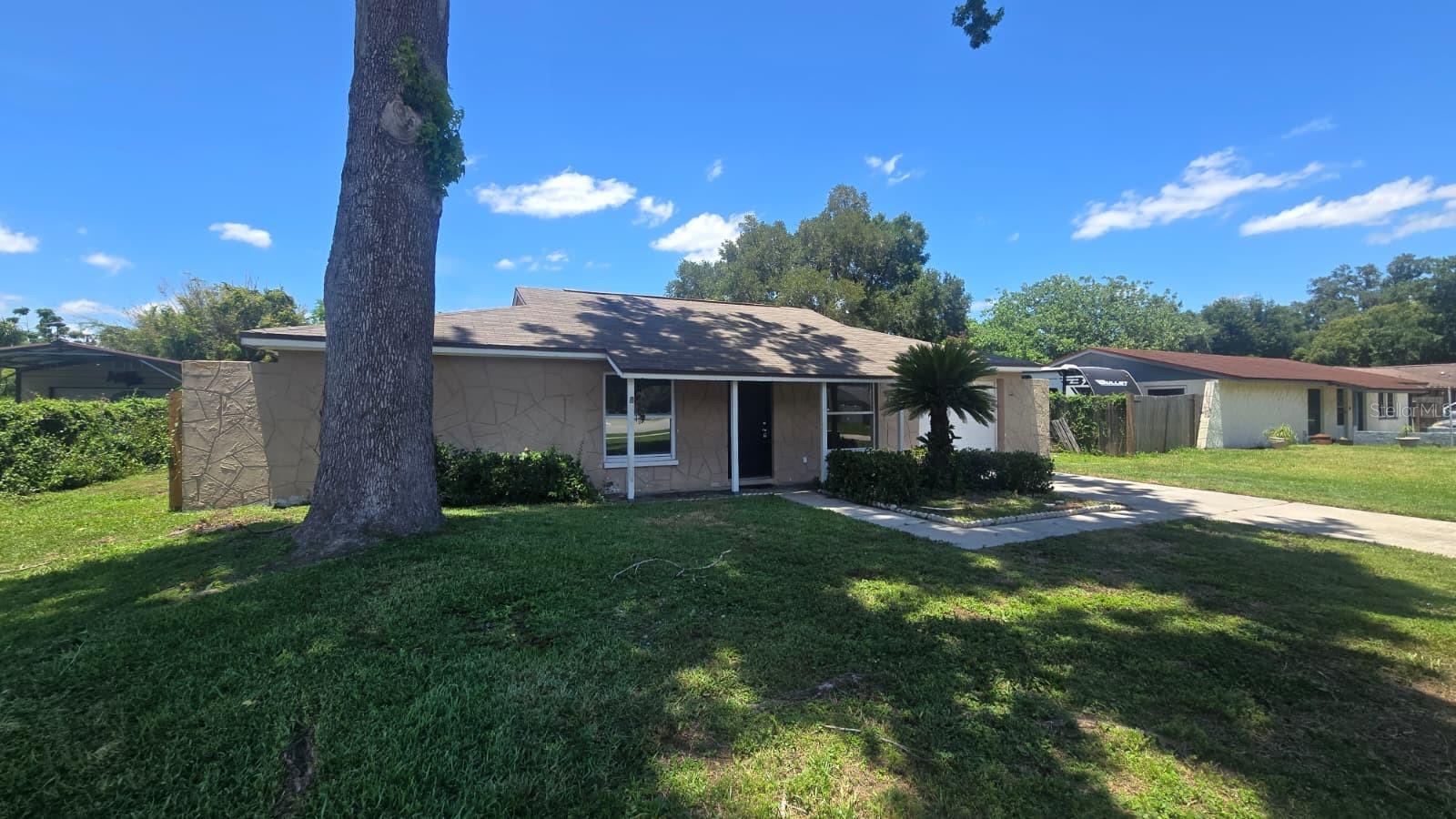 Homes for sale in Seffner, FL | 1726 Elise Marie Dr, Seffner, FL 33584 | MLS# TB8521434