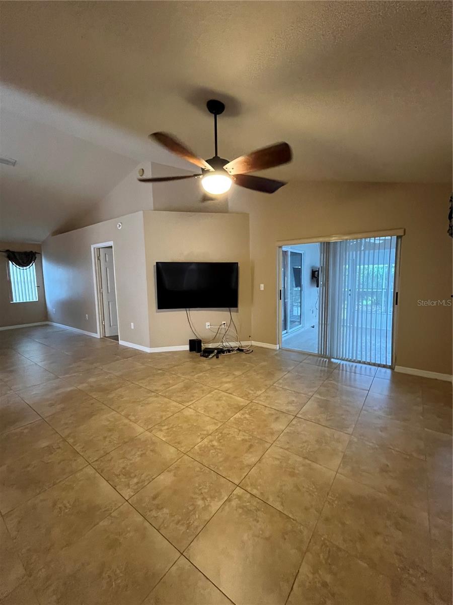 4th image of 2160 Sunstone Dr, Lakeland, FL 33813 | MLS# L4962952