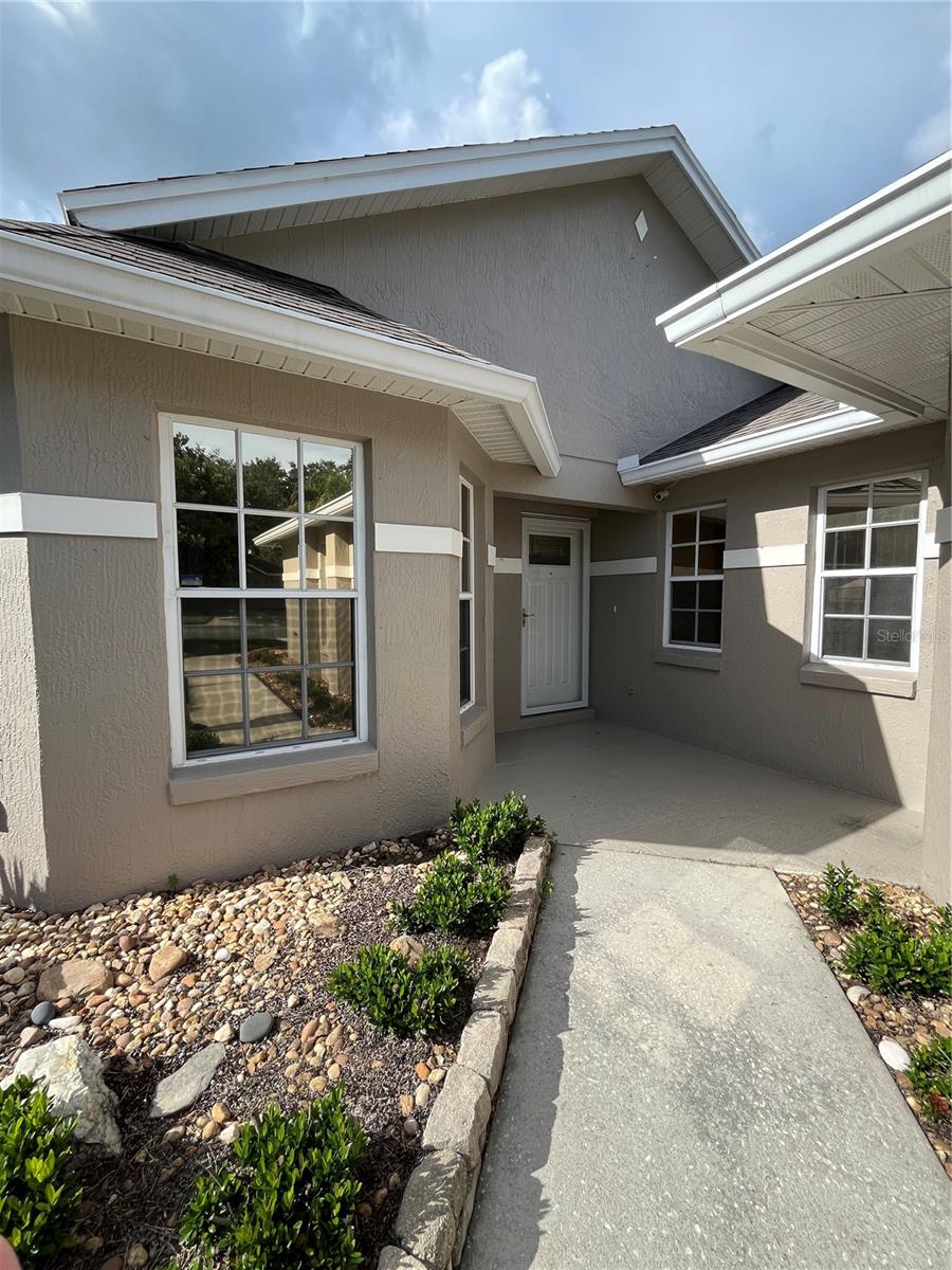 1st image of 2160 Sunstone Dr, Lakeland, FL 33813 | MLS# L4962952