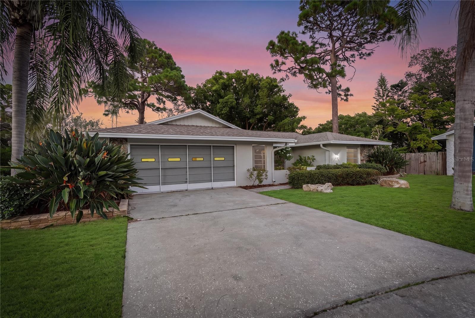 3rd image of 505 Bamboo Ct, Tarpon Springs, FL 34689 | MLS# W7886949