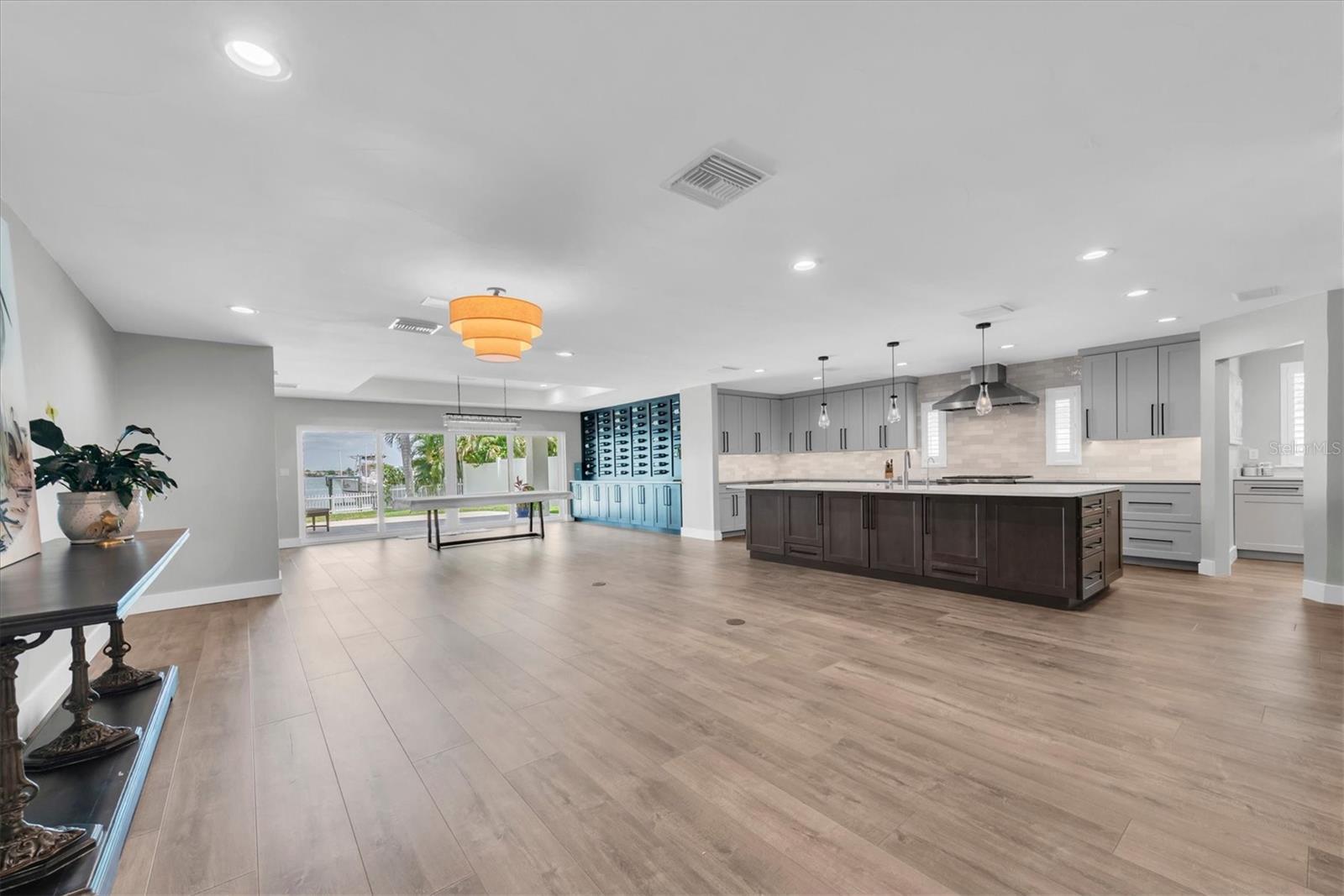 4th image of 303 Bath Club Blvd N, North Redington Beach, FL 33708 | MLS# TB8521928