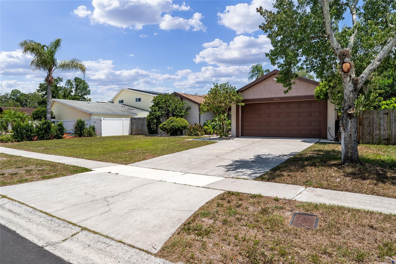 3rd image of 6916 Williams Dr, Tampa, FL 33634 | MLS# TB8522066