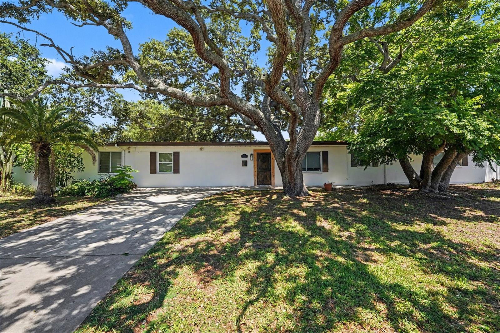 1st image of 217 Garden Cir, Belleair, FL 33756 | MLS# TB8522431