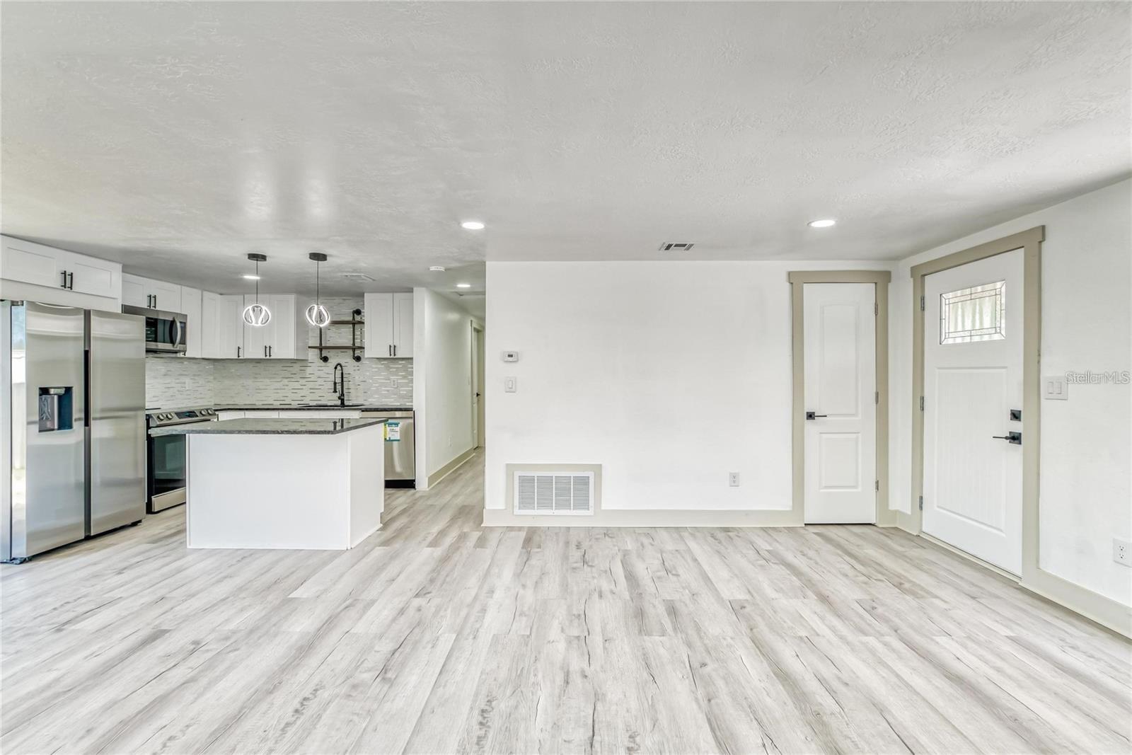 3rd image of 1300 Melonwood Ave, Clearwater, FL 33759 | MLS# TB8522756