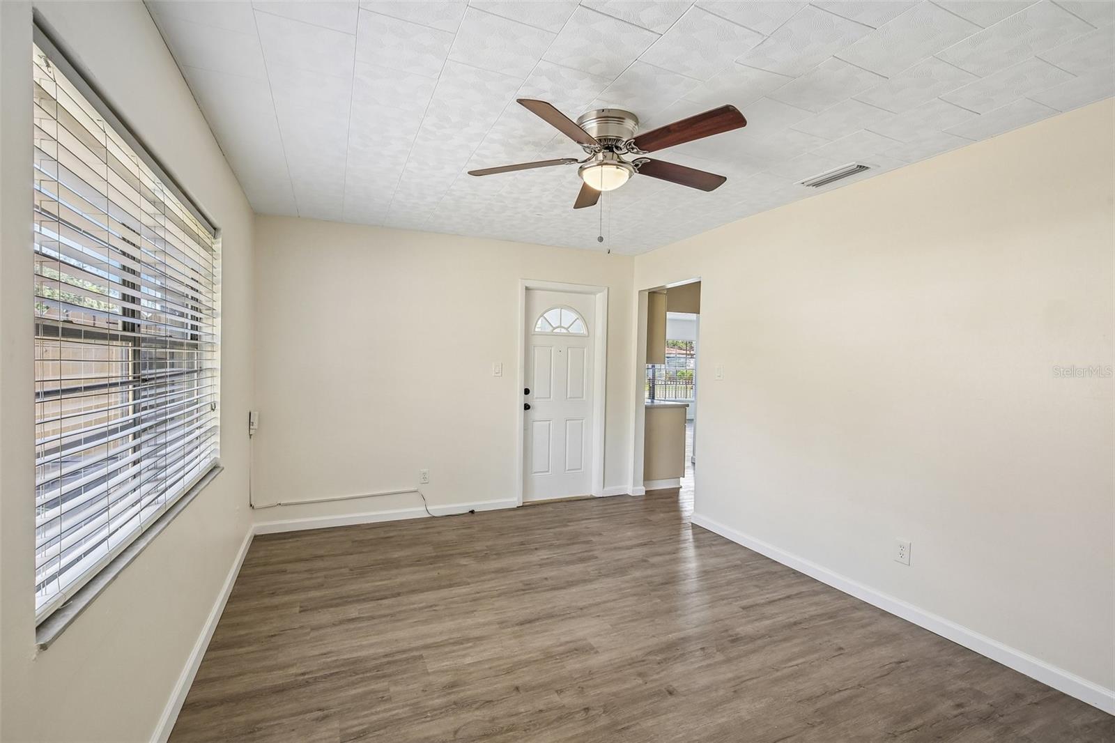 3rd image of 1111 E Okaloosa Ave, Tampa, FL 33604 | MLS# TB8522974