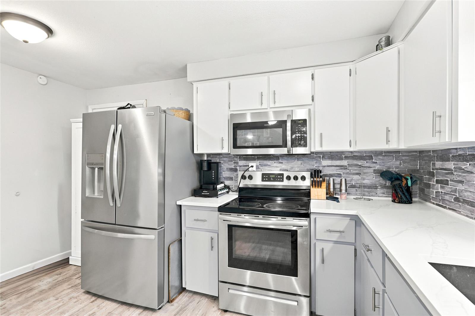 5th image of 1518 Dickens Rd, Lake Wales, FL 33898 | MLS# O6419895