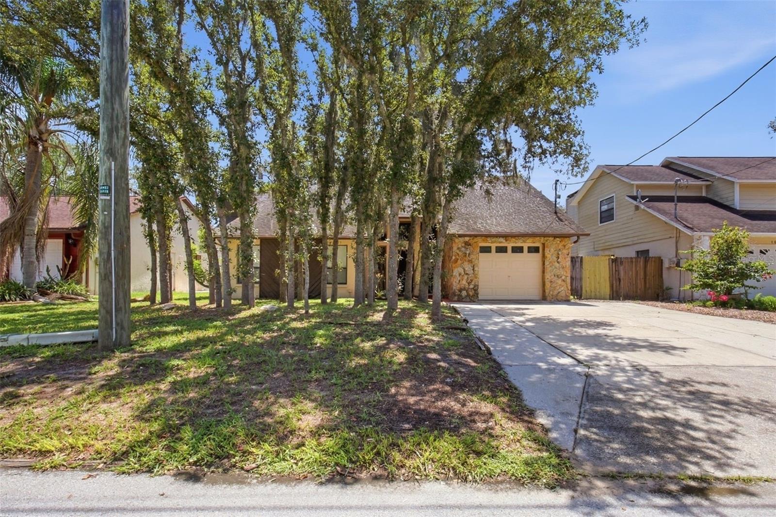 2nd image of 10207 N Hyaleah Rd, Tampa, FL 33617 | MLS# O6419934